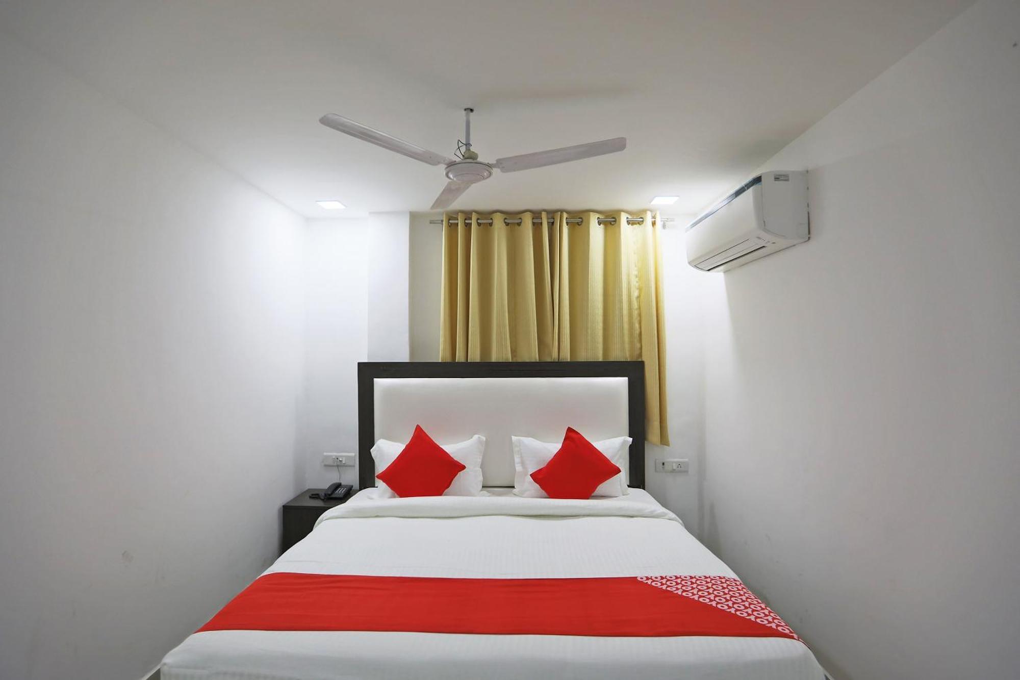 Townhouse South Lawn Hotel New Delhi Exterior foto