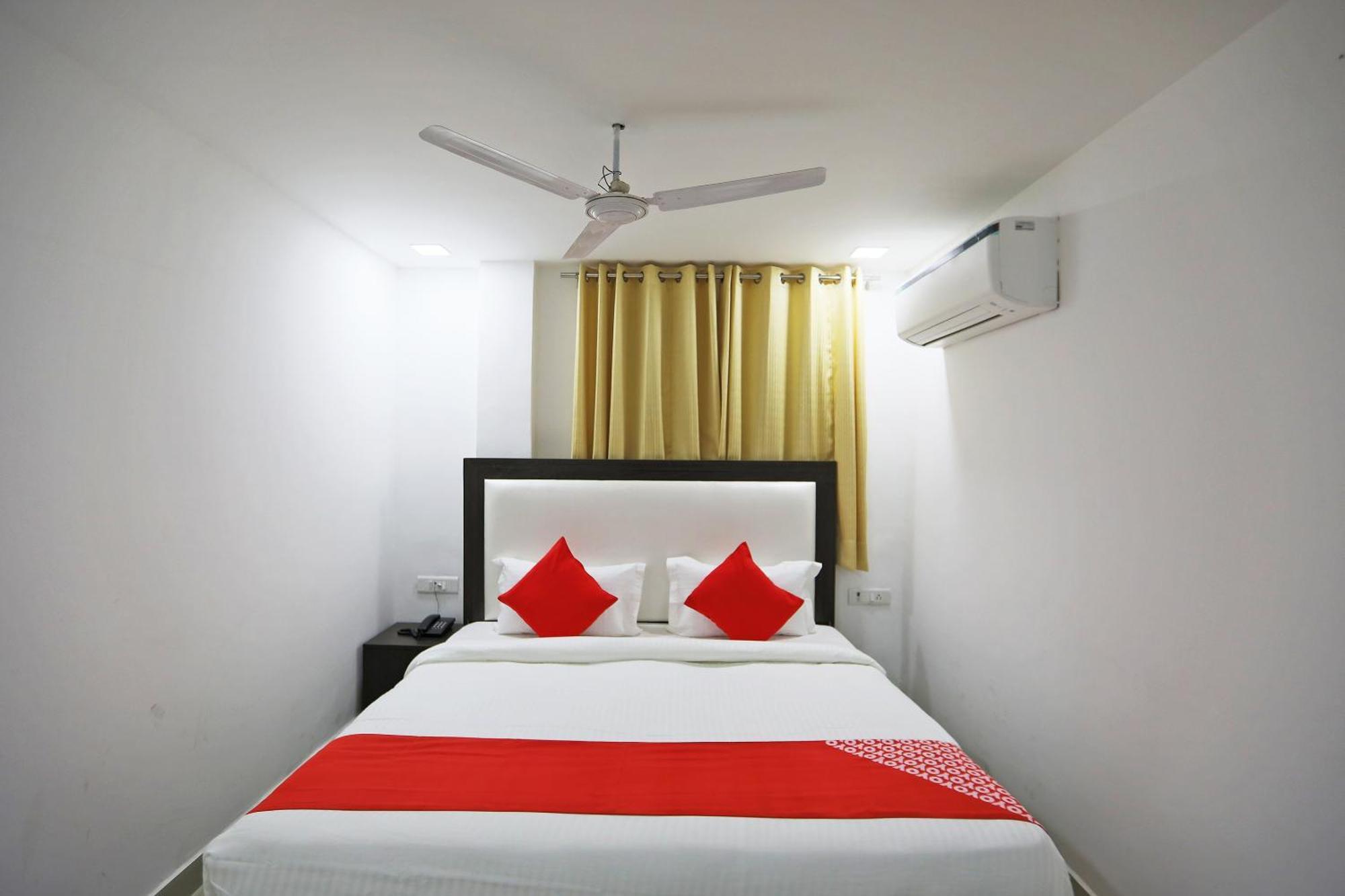 Townhouse South Lawn Hotel New Delhi Exterior foto