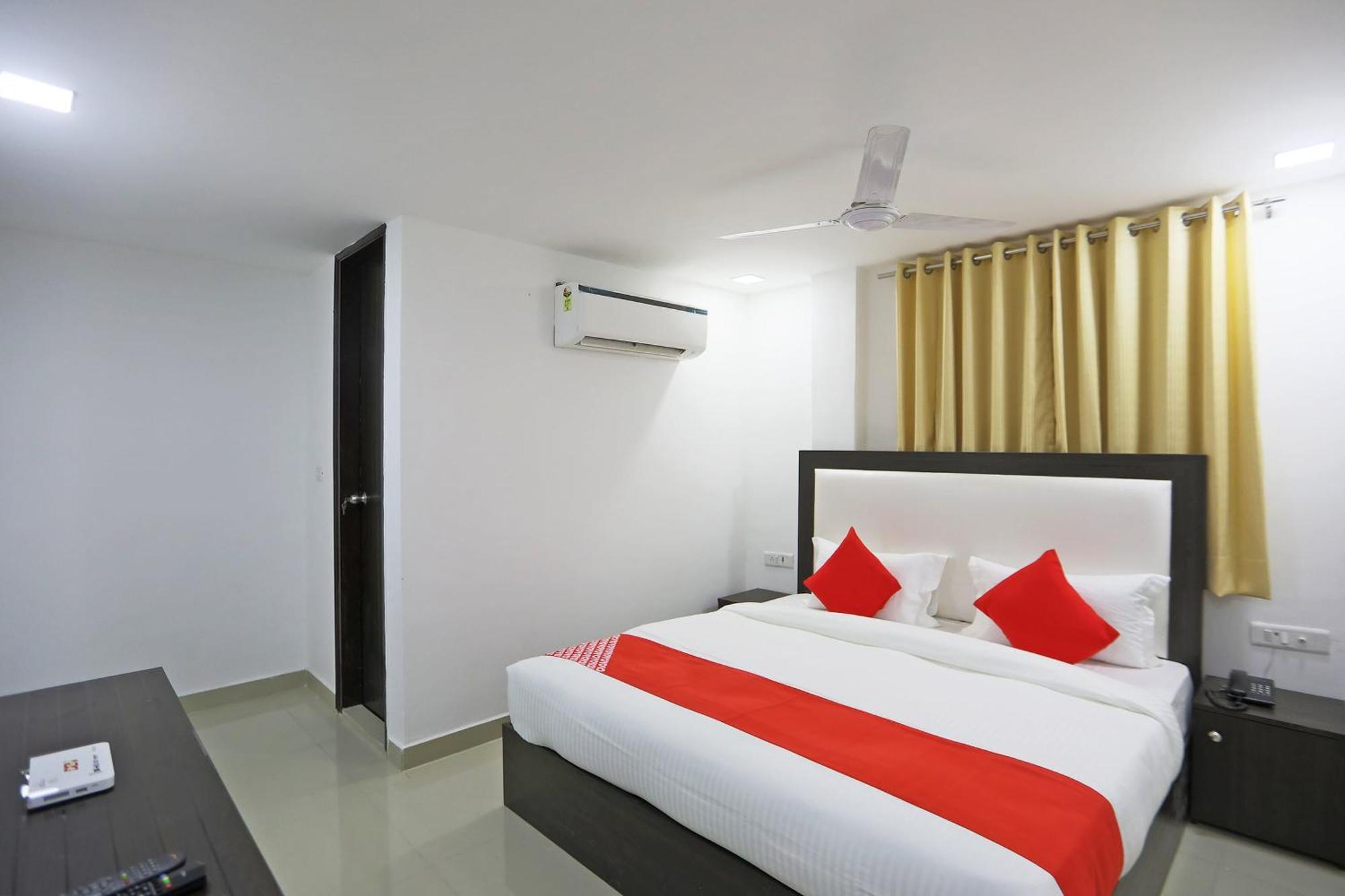 Townhouse South Lawn Hotel New Delhi Exterior foto