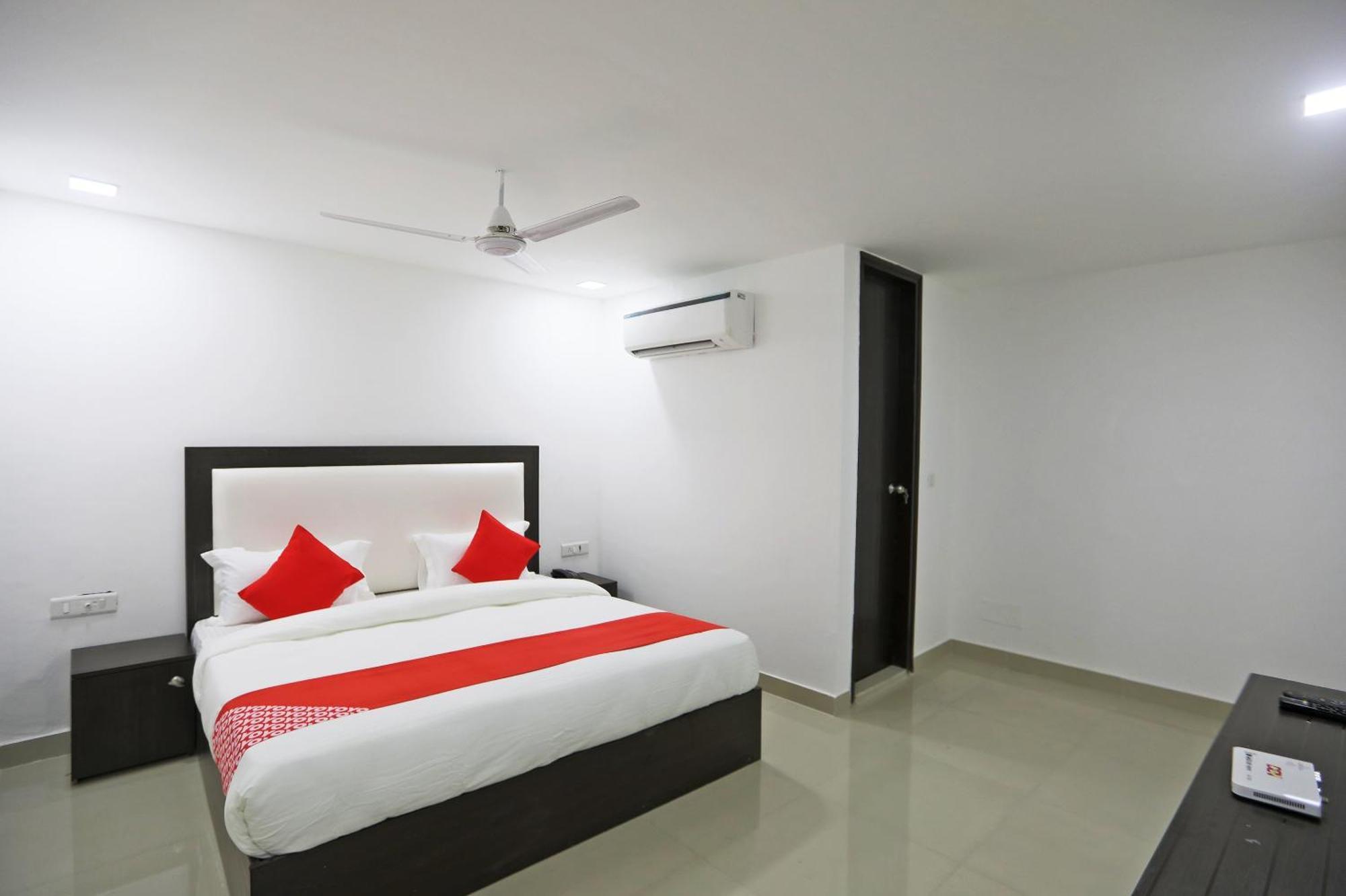 Townhouse South Lawn Hotel New Delhi Exterior foto