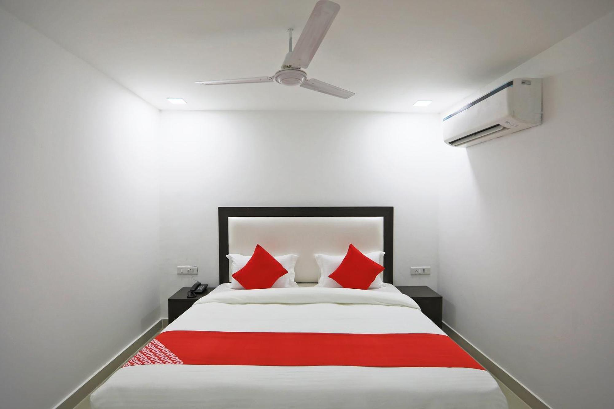 Townhouse South Lawn Hotel New Delhi Exterior foto