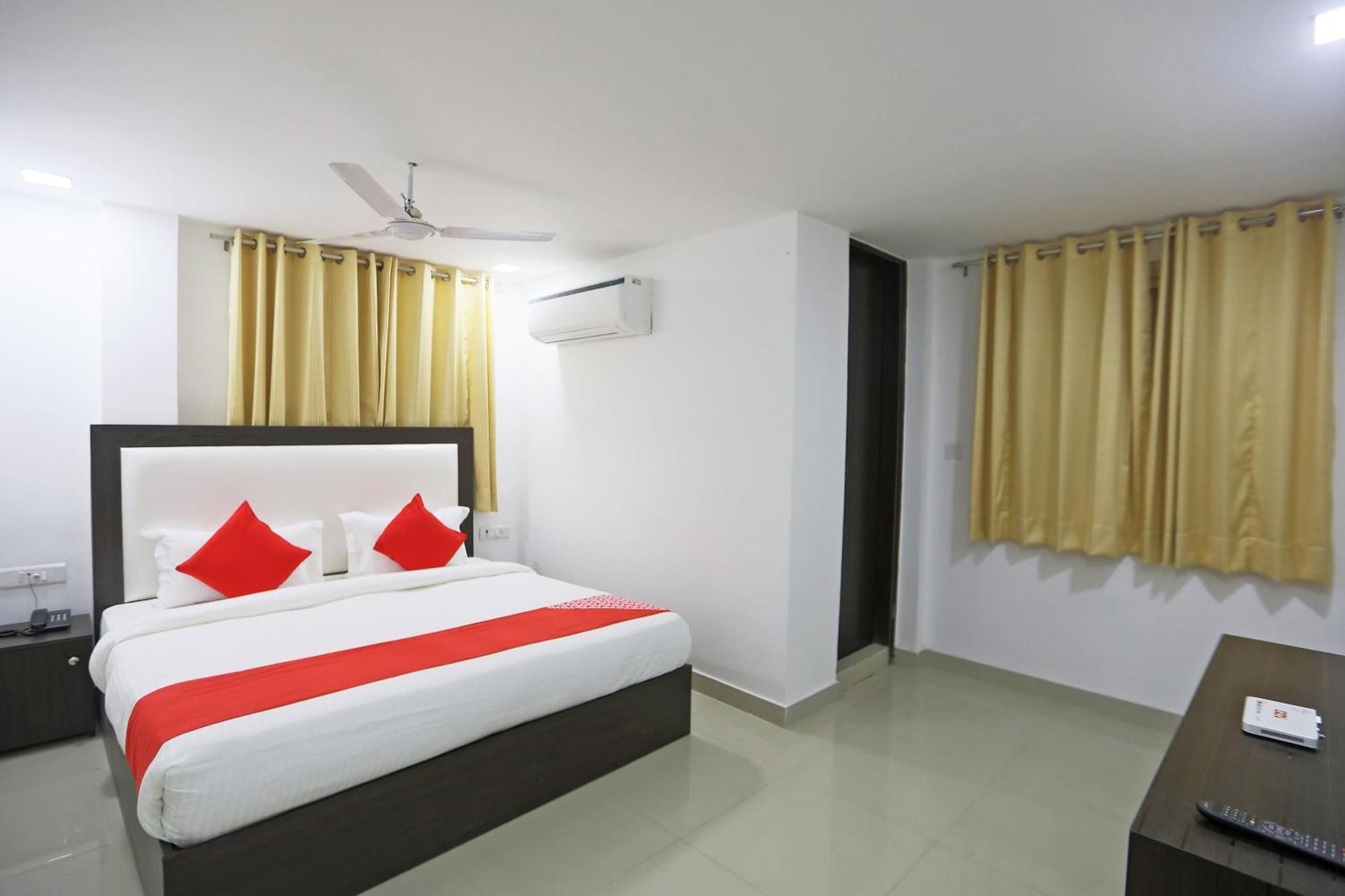 Townhouse South Lawn Hotel New Delhi Exterior foto