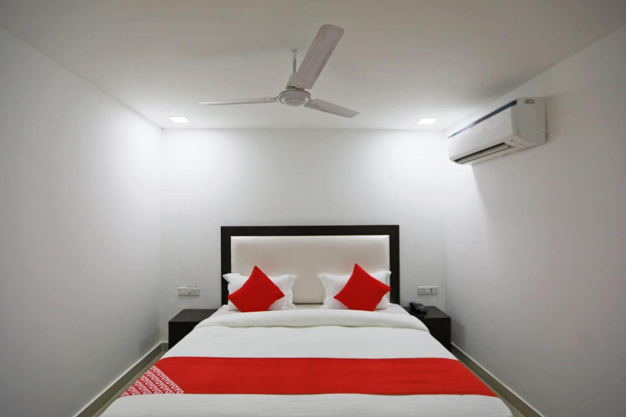Townhouse South Lawn Hotel New Delhi Exterior foto