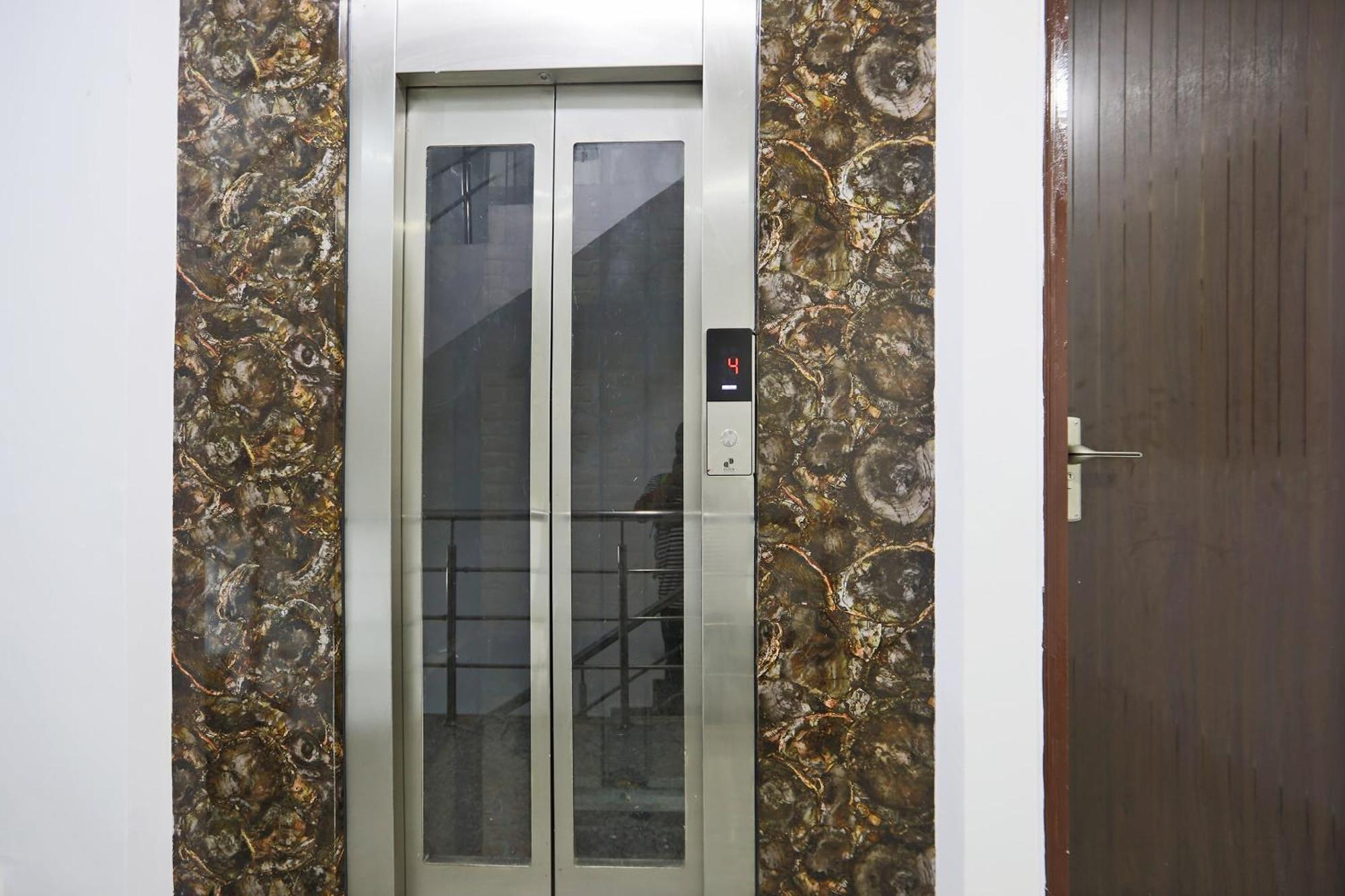 Townhouse South Lawn Hotel New Delhi Exterior foto